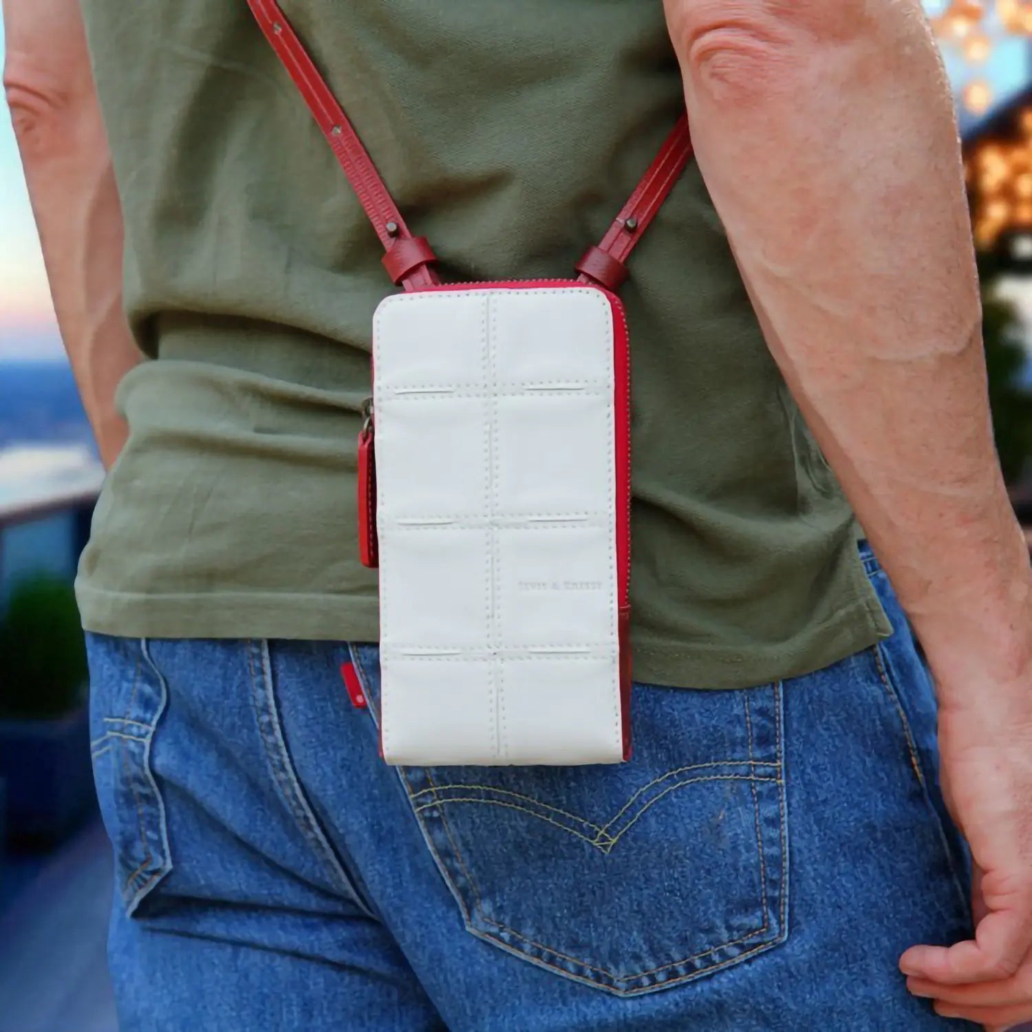 Crossbody pouch | Leather & Fire-hose