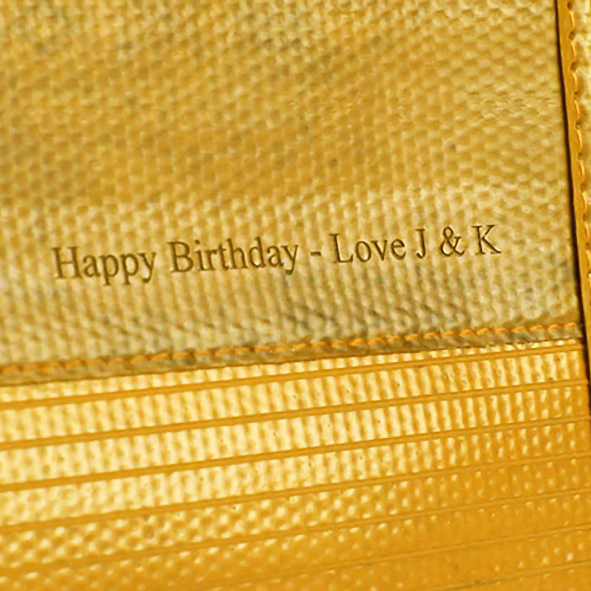 Folio_personalisation_2_Yellow_web-details.webp