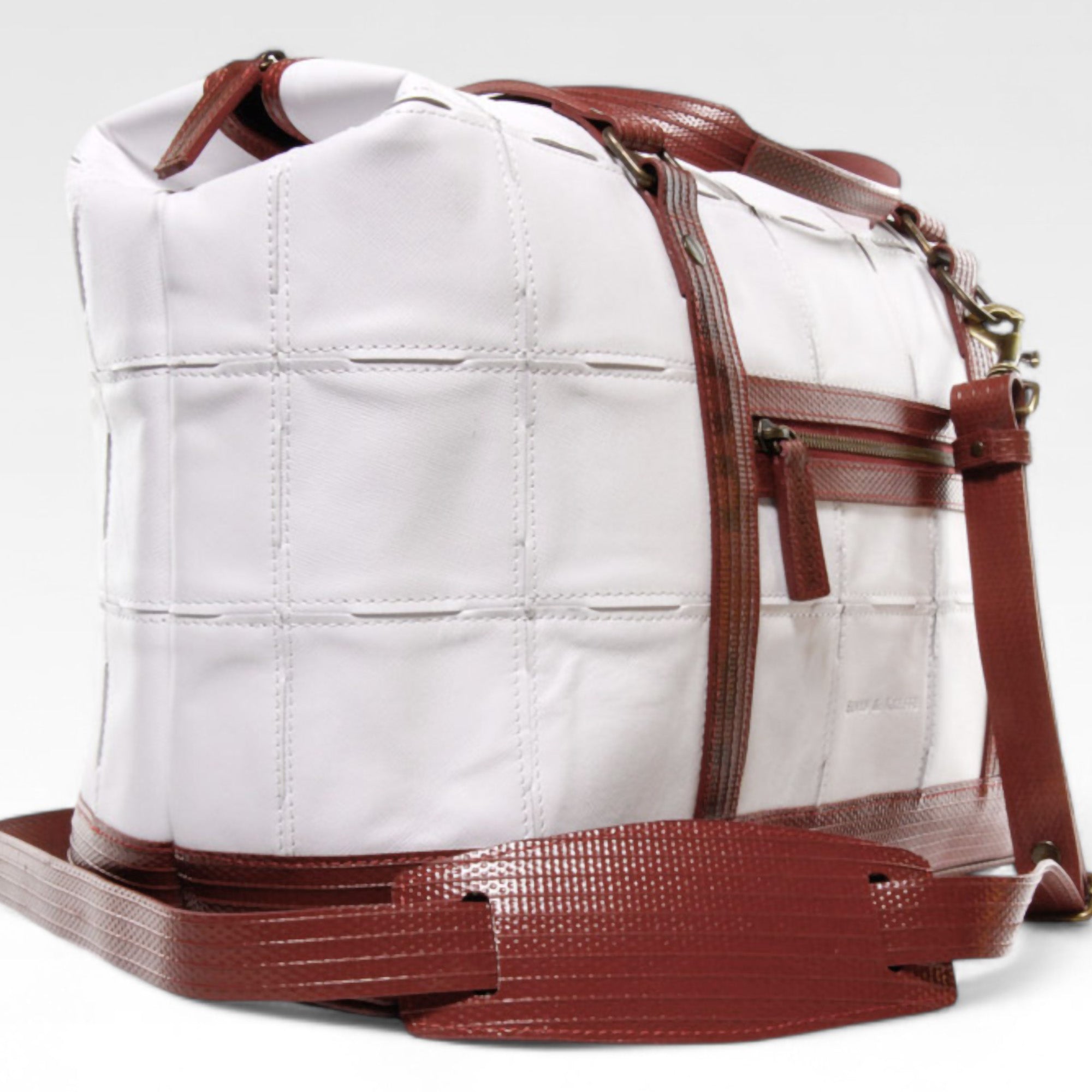 Gladstone_Bag_White_3_web-details.jpg
