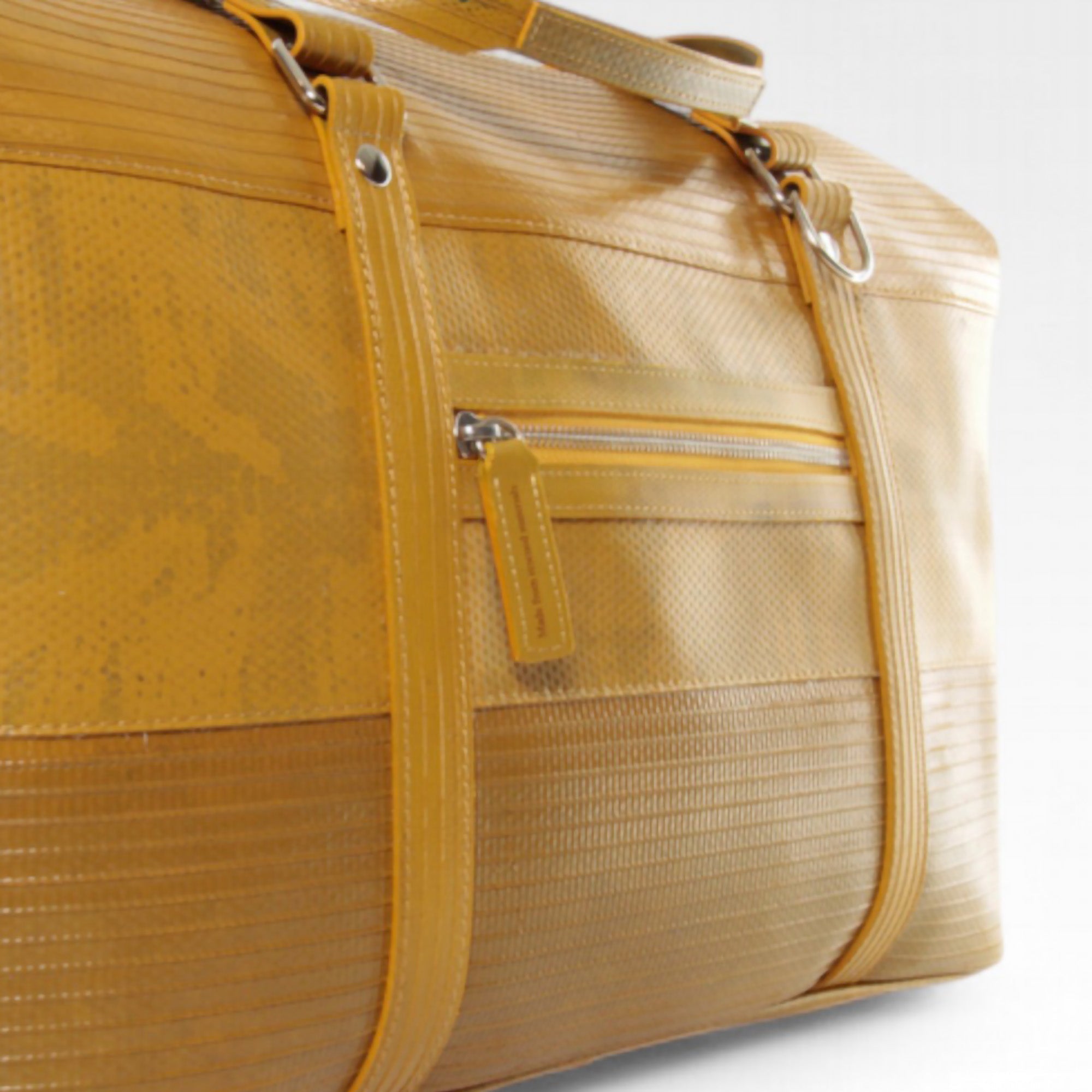 Gladstone_Bag_Yellow_Hose_3-1-details.jpg