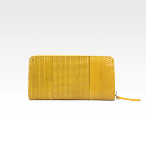 The Elvis & Kresse Ladies Purse, sustainably made from genuine recycled fire-hose, decommissioned by London Fire Brigade