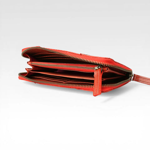Luxury vegan friendly purse by Elvis & Kresse