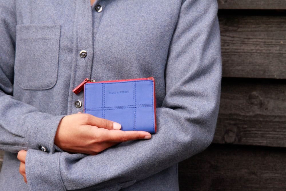 leather bifold wallet