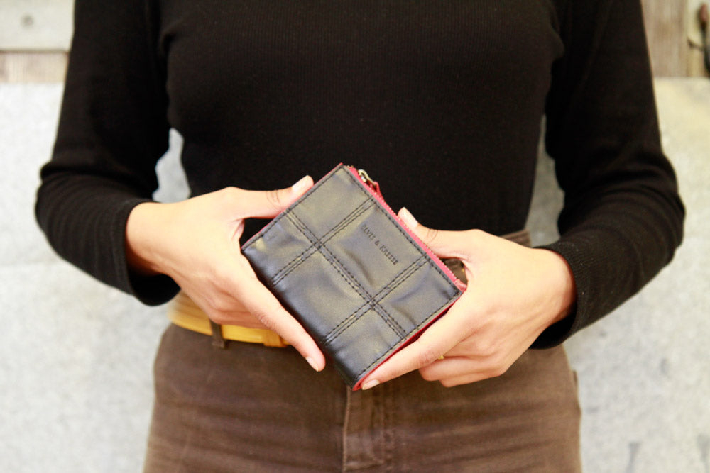 bifold leather wallet