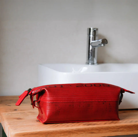 Medium Washbag | Fire-hose