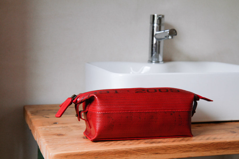 Medium Washbag | Fire-hose