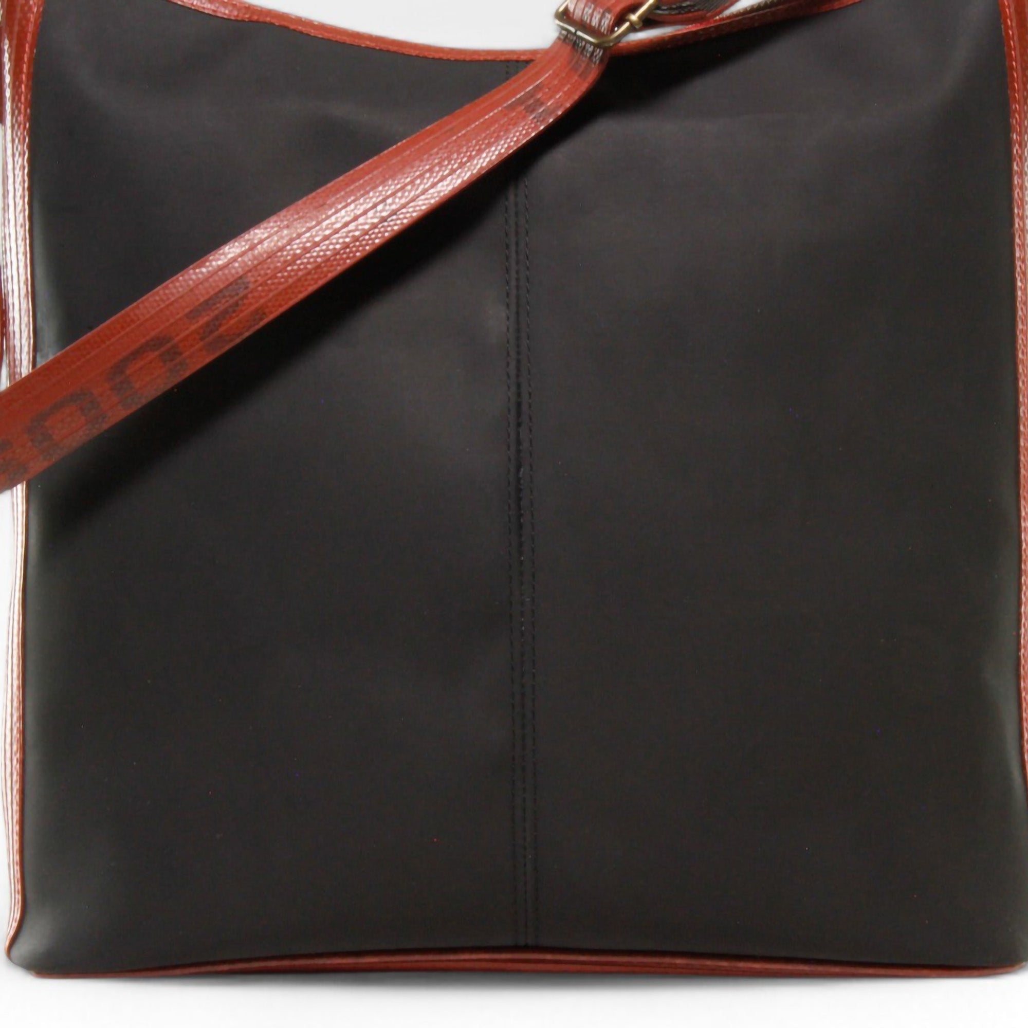 Tolley_Tote_MkIII_Black_Red_2-details_4a6bf28f-7ee6-481d-b31c-df31b0237e79.jpg
