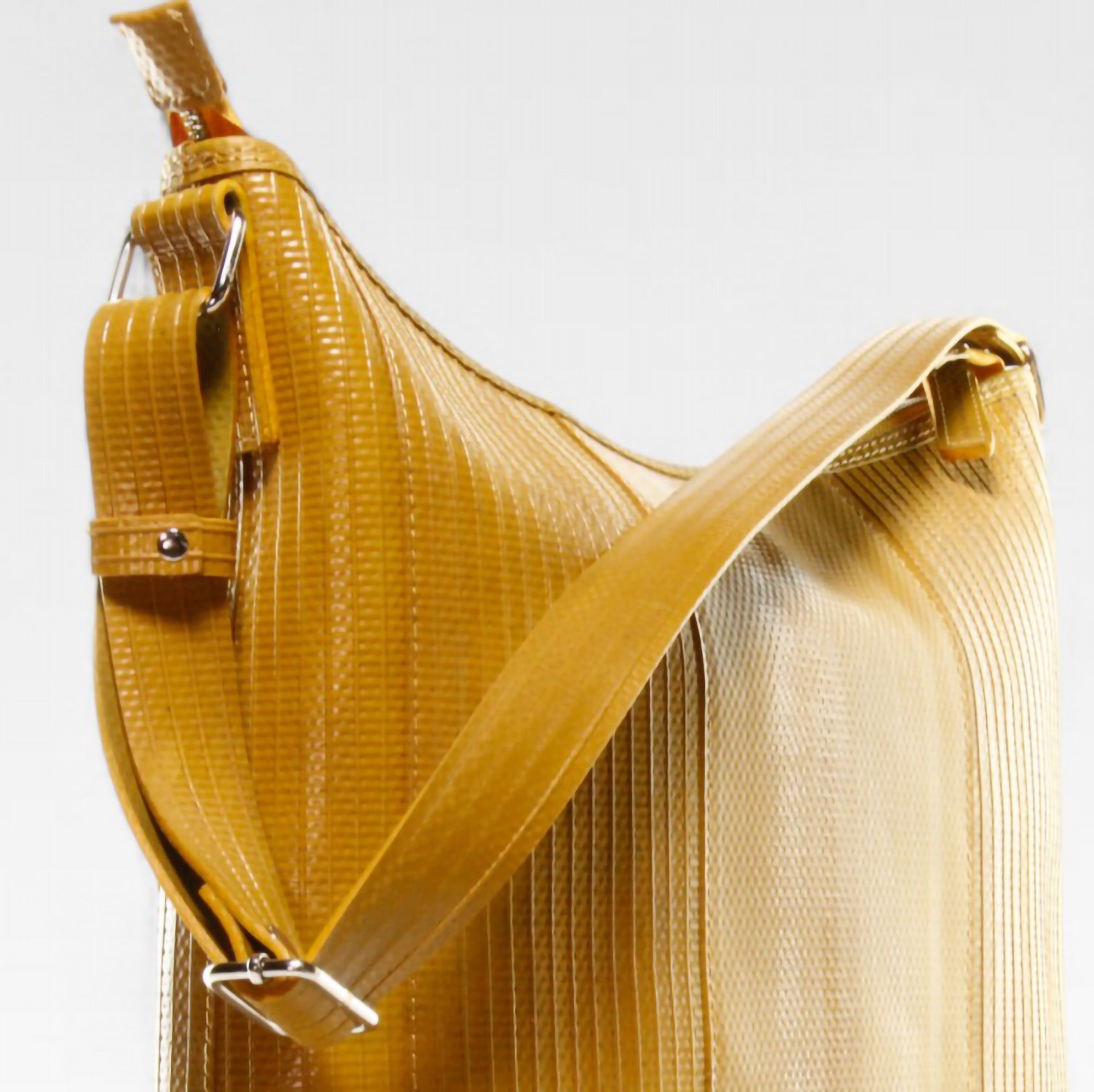 Tolley_Tote_MkIII_Yellow_3-details_181811e8-1573-460a-a640-a805c4e4ceec.jpg