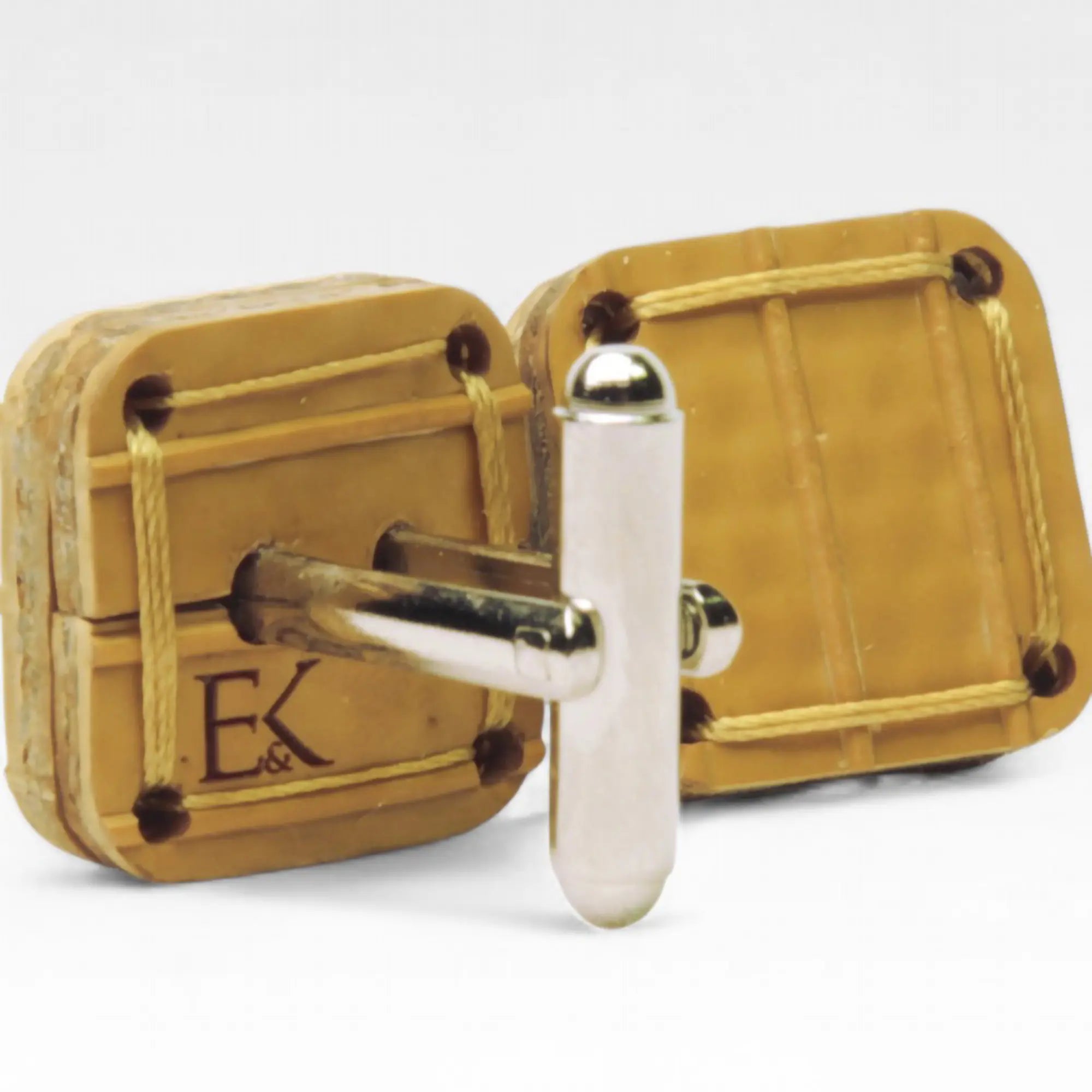 Torpedo_Cufflinks_yellow_2-details.webp
