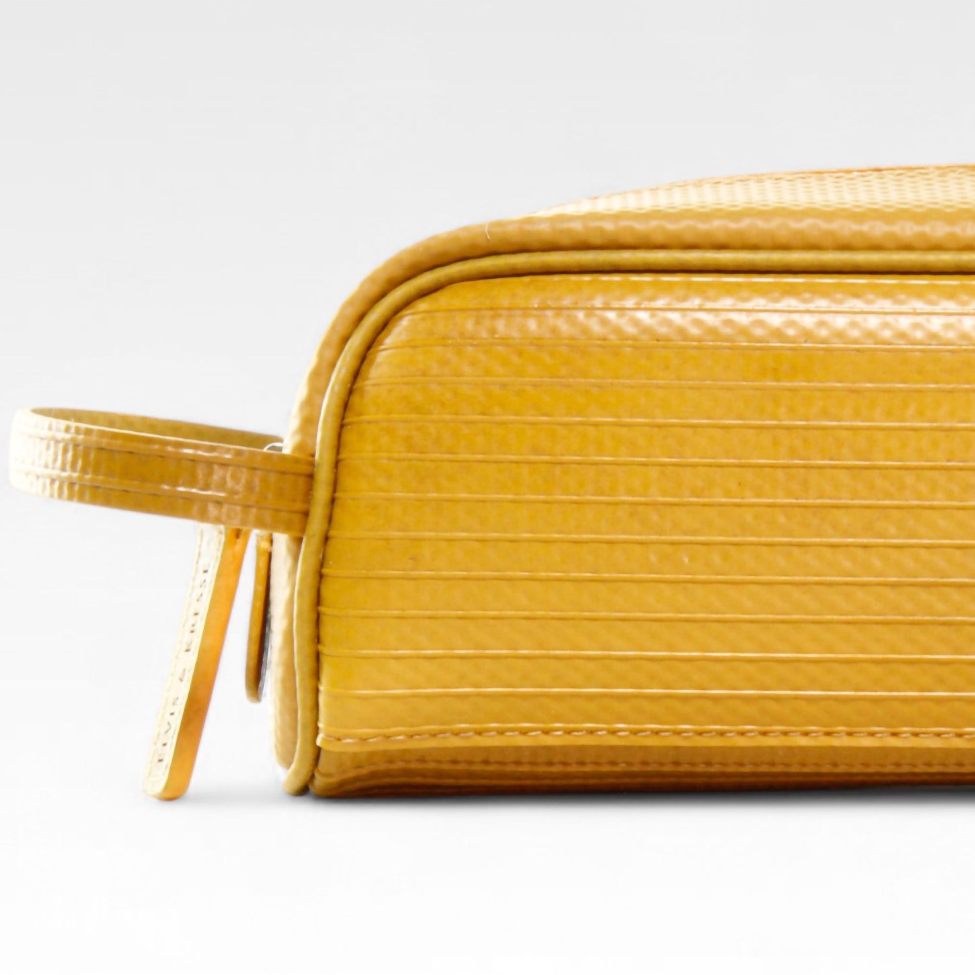 Travel_case_yellow_1-details.jpg