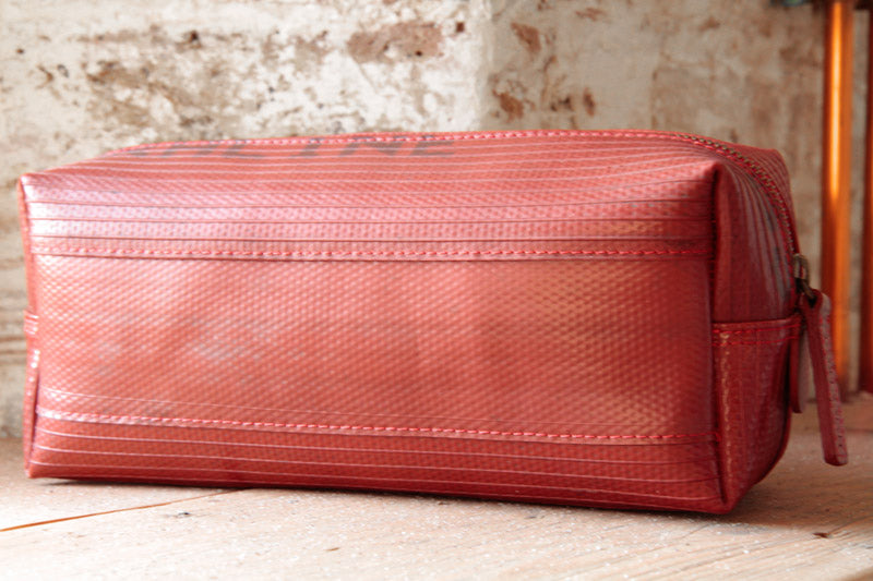Medium Washbag | Fire-hose