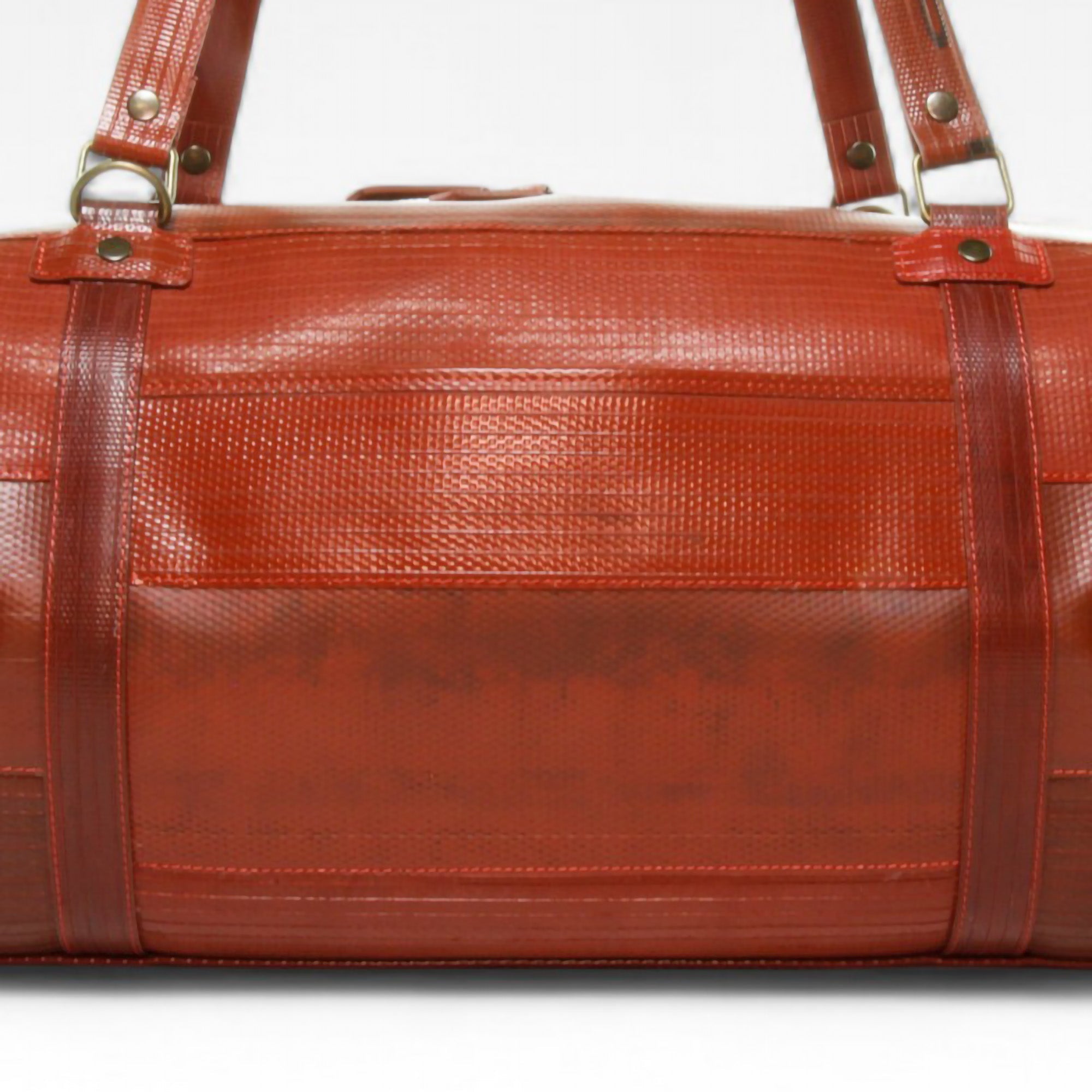 Weekend_Bag_Red_2019_1-detail_2811d4b1-f6f4-492c-8dba-668d8e2f8a77.jpg