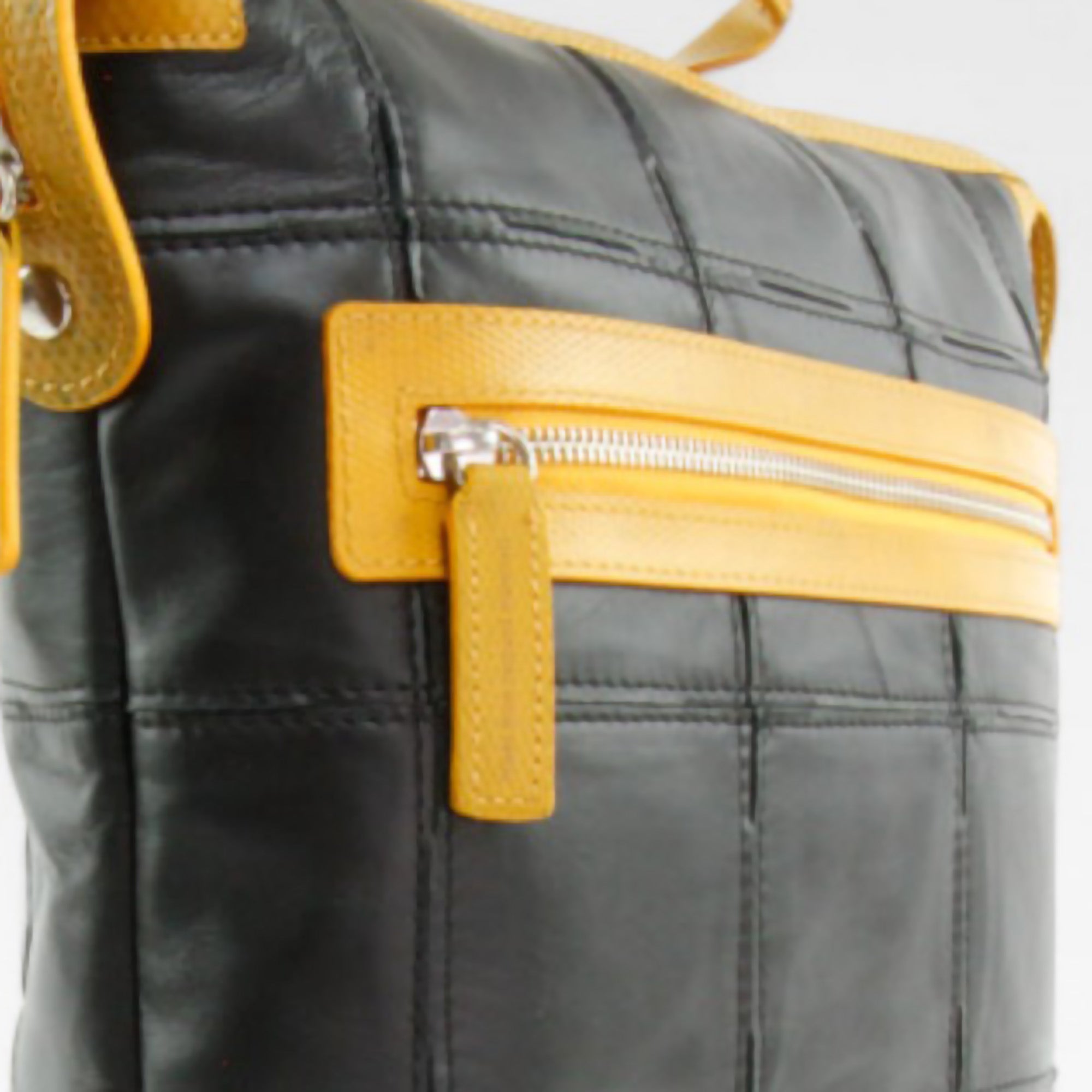 backpack-lite-black-yellow-2-details_037e8765-fb15-46d9-b083-20fe454f9433.jpg