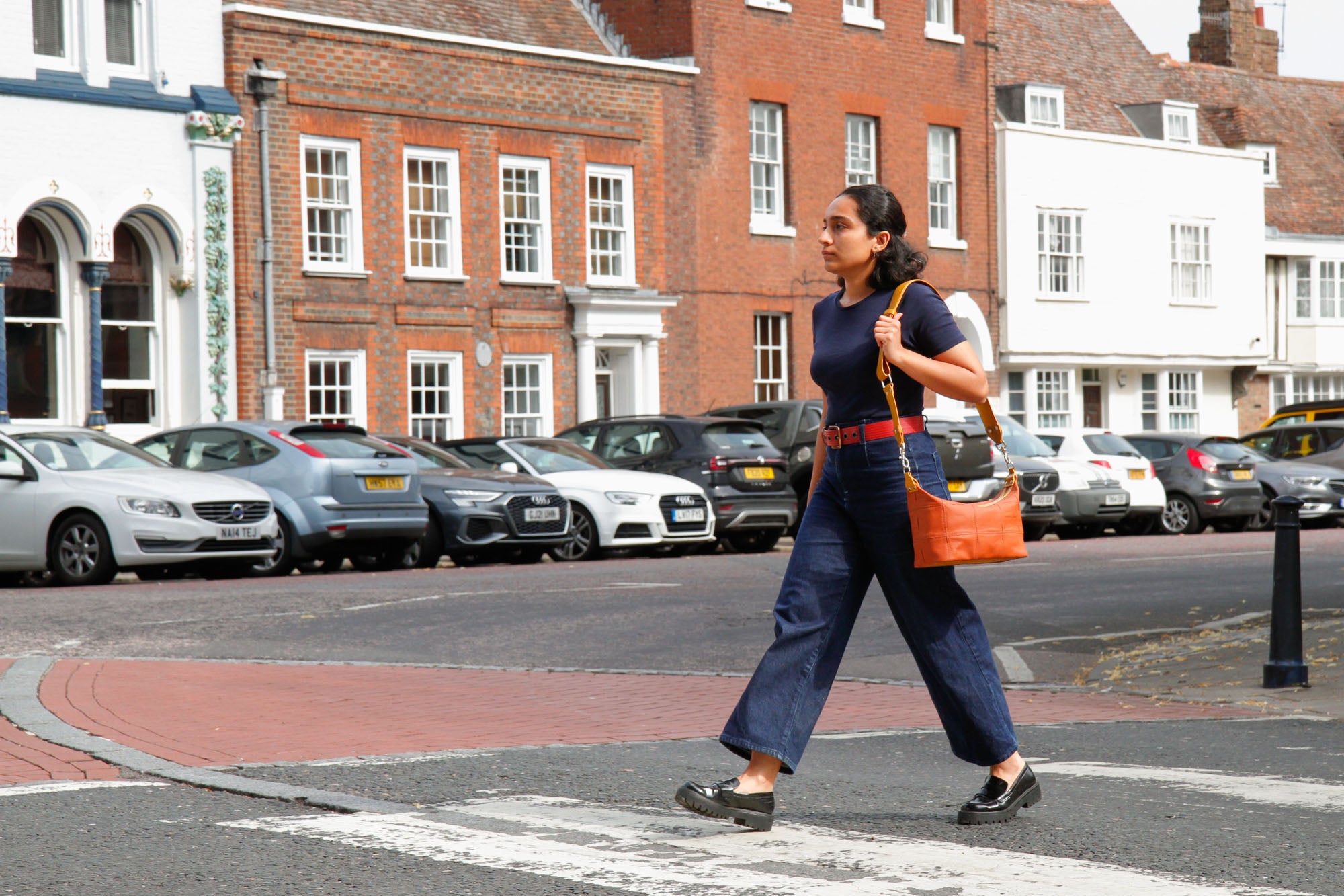 Sustainable leather shoulder bag