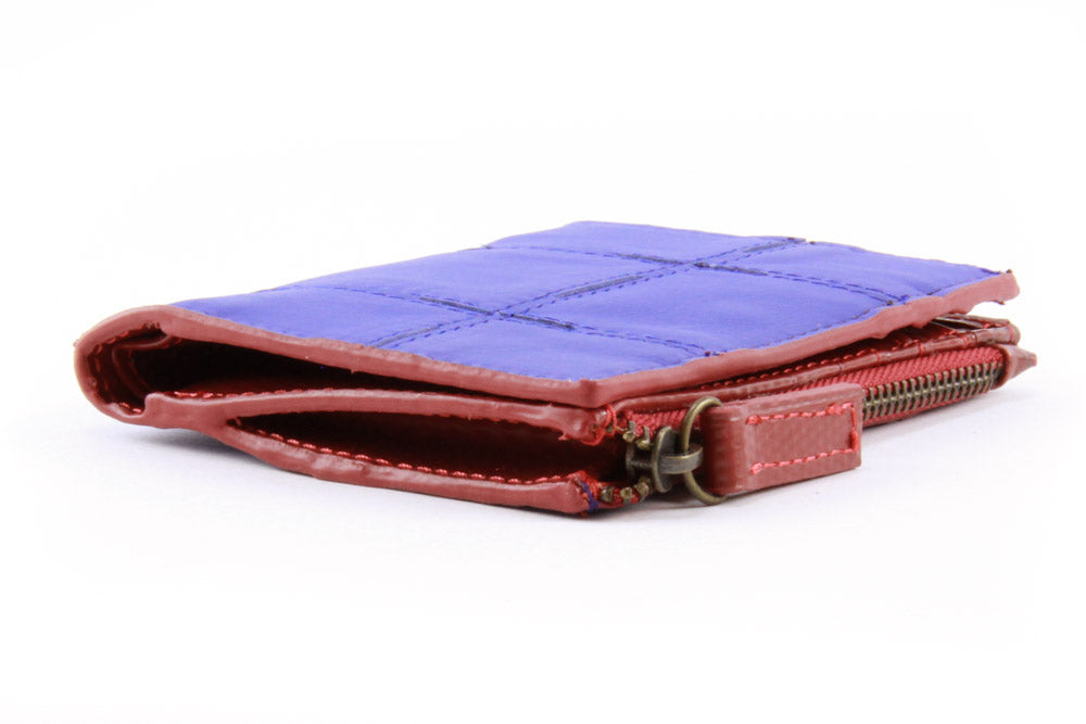 leather bifold wallet