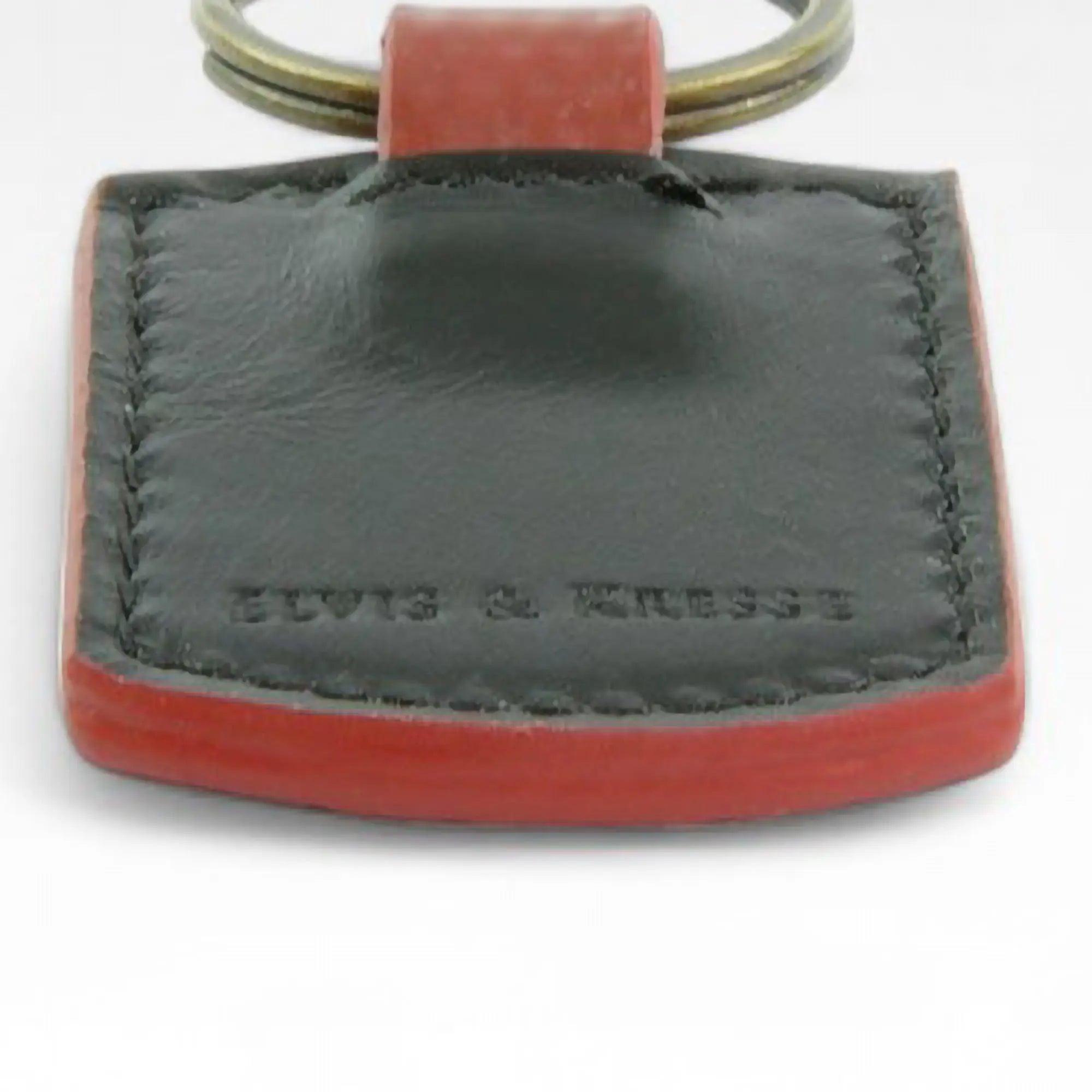 fire-hide-keyring-black-red-2-details.webp