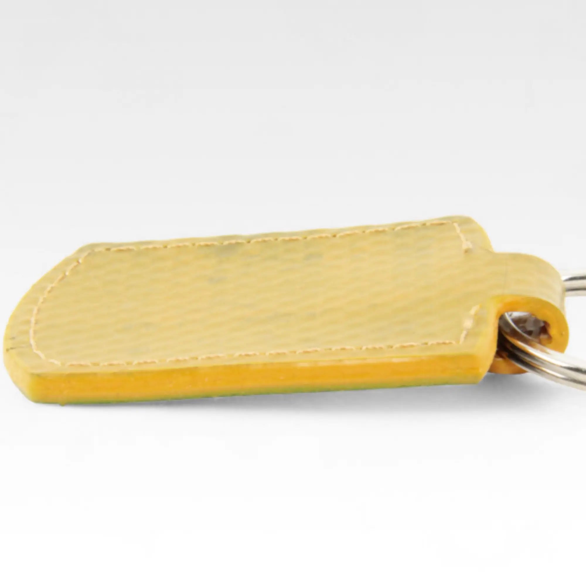 fire-hide-keyring-yellow-hose-details.webp