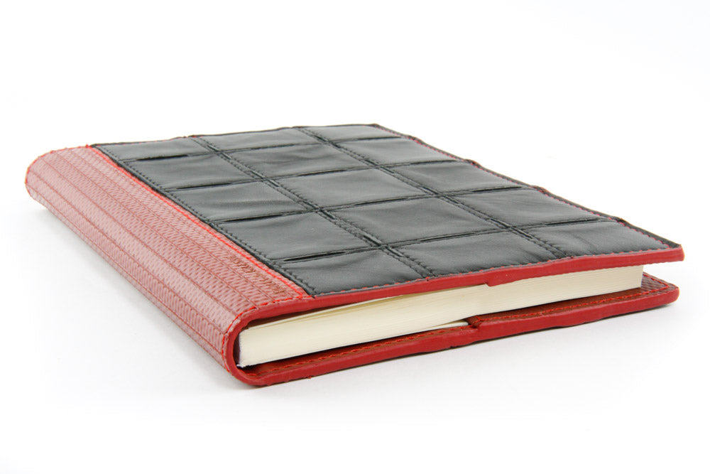 Sustainable luxury notebook by Elvis & Kresse