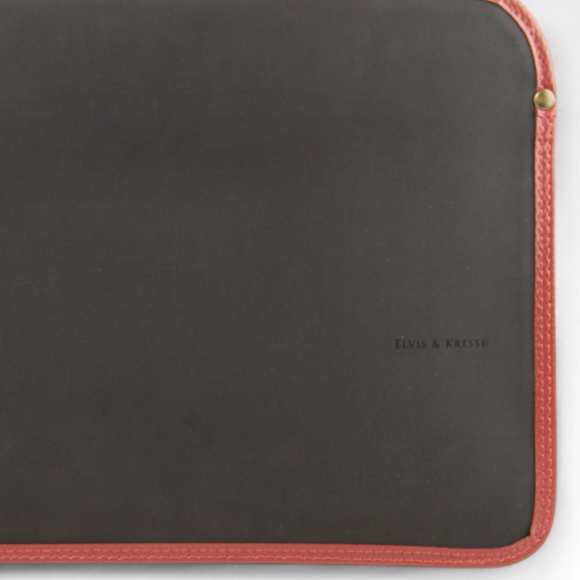 laptop-sleeve-black-red-3-details.jpg