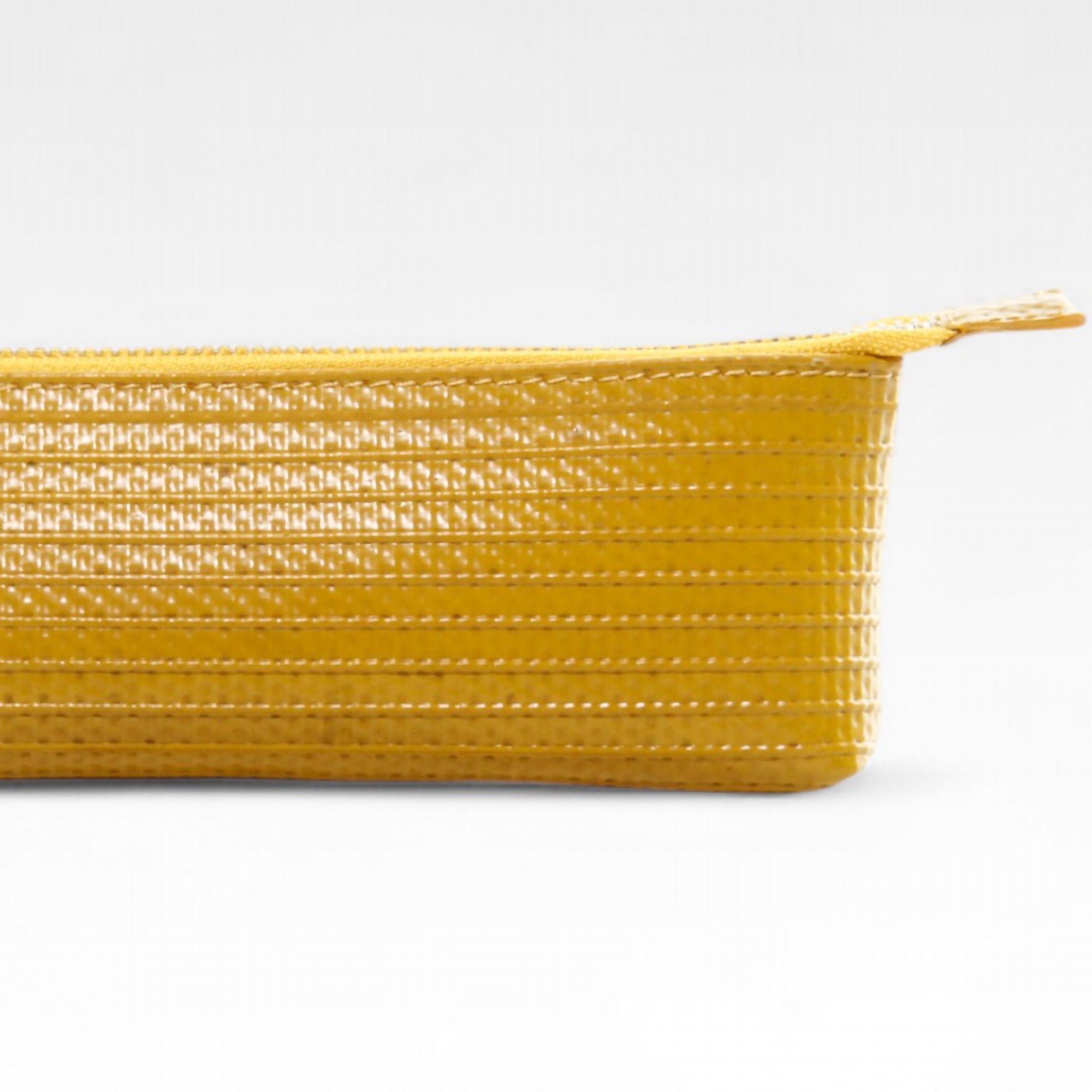 pencil_case_yellow_1-details.jpg