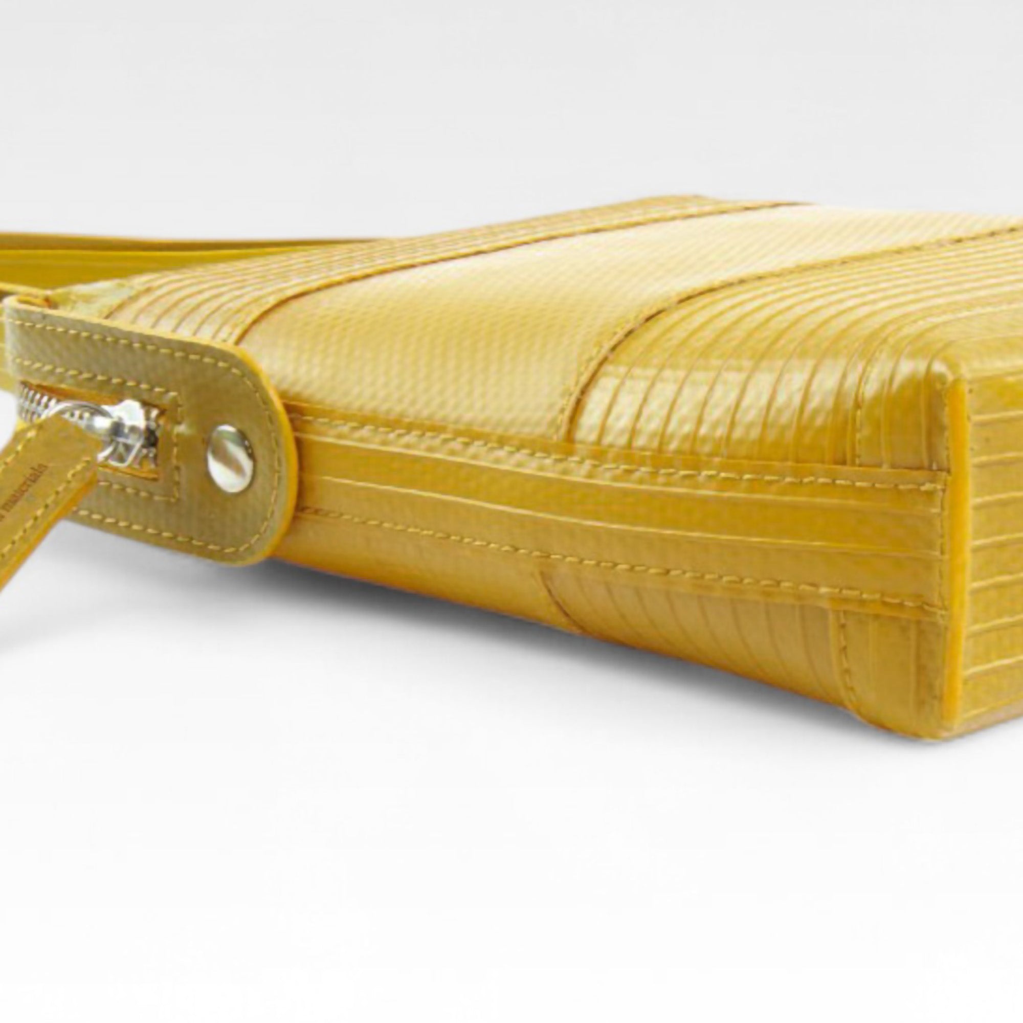 saddle-bag-yellow-3-details_c1721de6-a79e-48c2-be18-16600cafb1d7.jpg