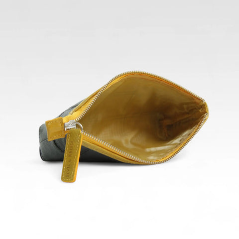 Toiletry Pouch | Leather & Fire-hose