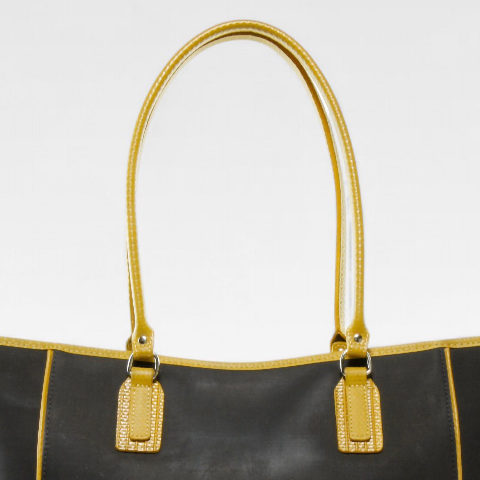 tote-bag-black-yellow-1-detail_81e4e8a3-4039-4d37-a2cc-217a16793a98.jpg
