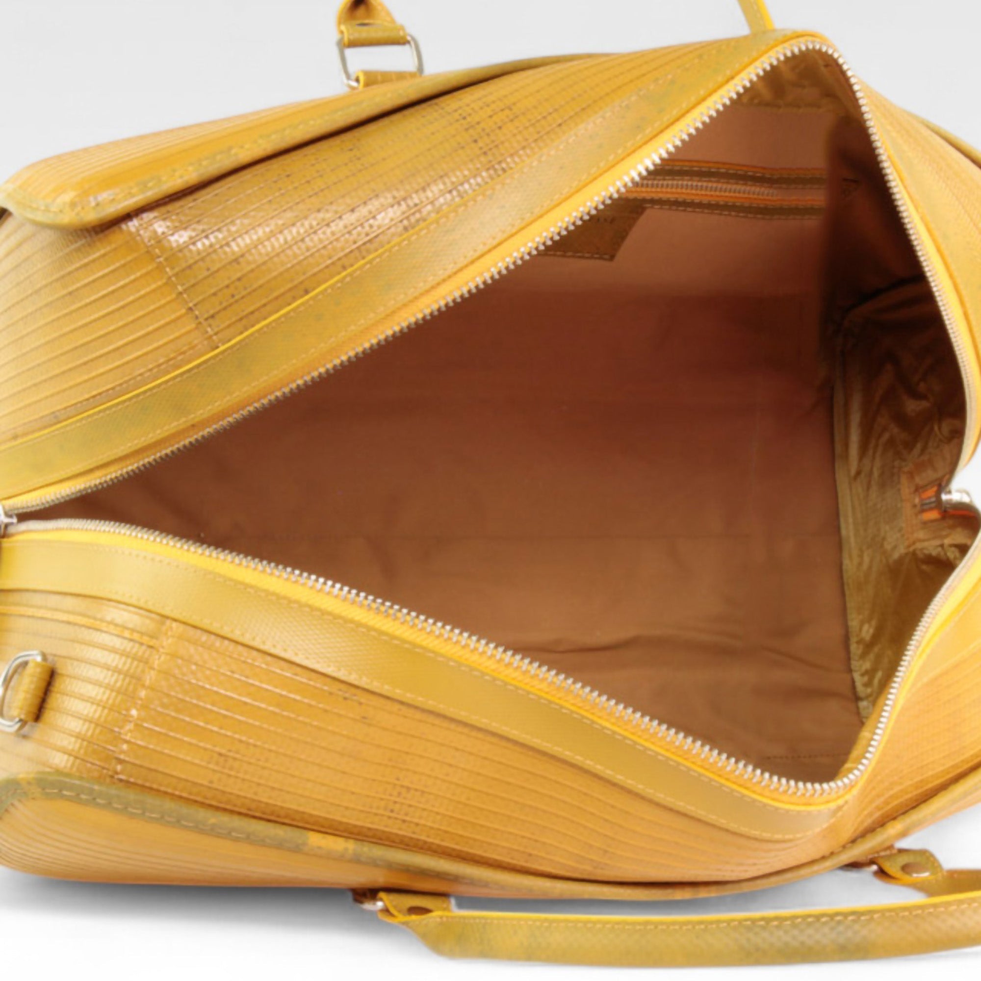 travel-bag-yellow-5-details.jpg