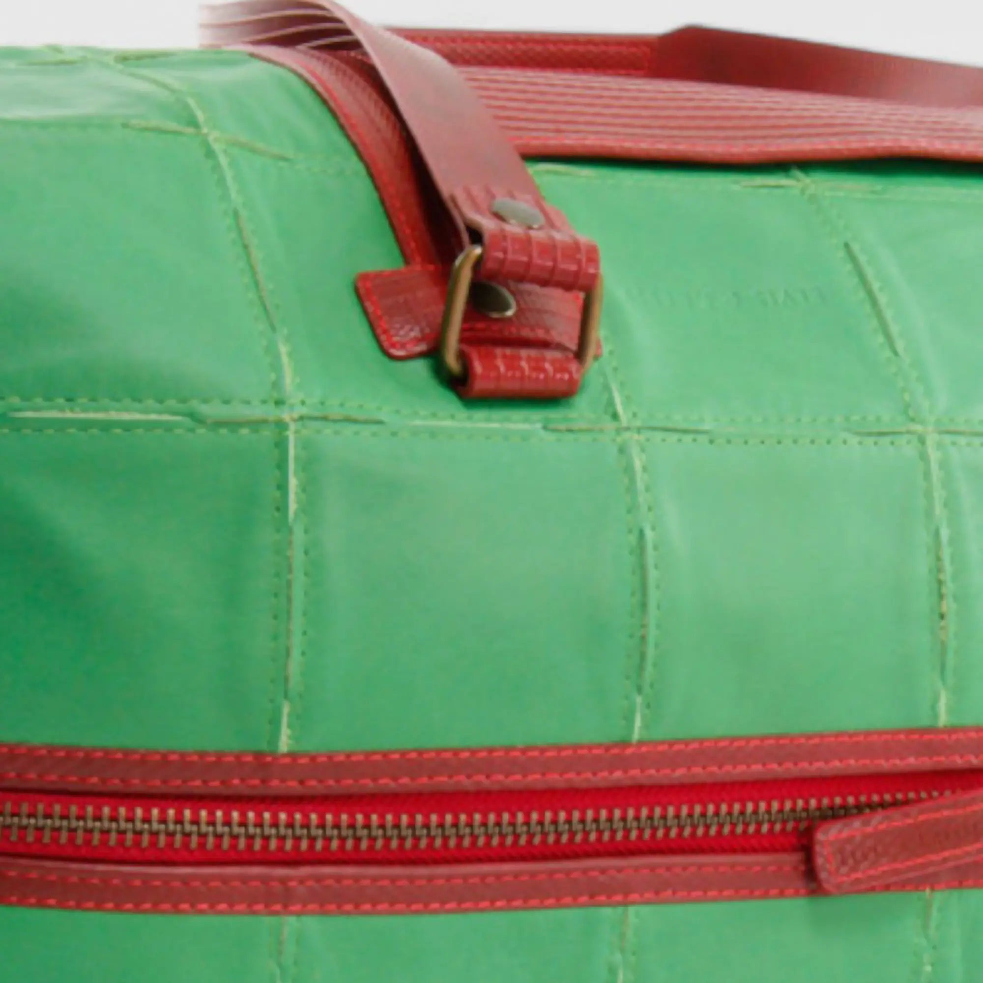 weekend-bag-fh-green-5-details.webp
